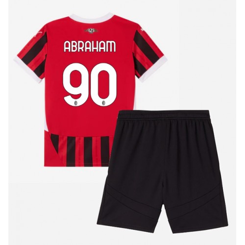 Otroški Nogometni dresi AC Milan Tammy Abraham #90 Domači 2024-25 Kratek Rokav (+ Kratke hlače)